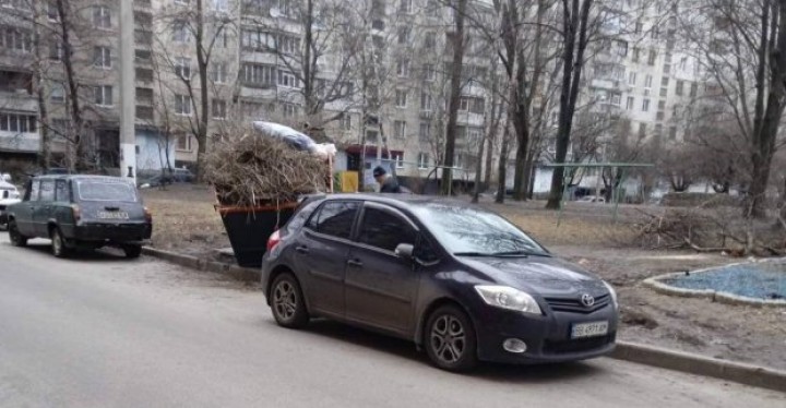 Харьковчан предупреждают о штрафах за нарушение правил парковки